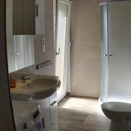 Apartment Charming 2-bed In Okrug Gornji *