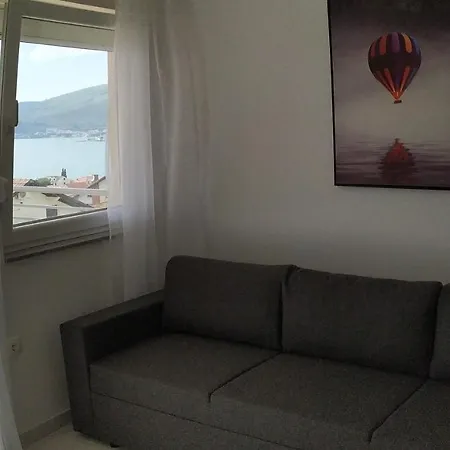 Charming 2-bed In Okrug Gornji Apartment Trogir