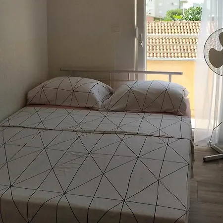 Charming 2-bed In Okrug Gornji Apartment Trogir