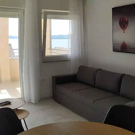 아파트 Charming 2-bed In Okrug Gornji 트로기르