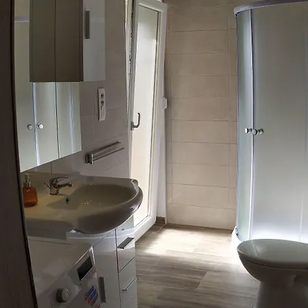 아파트 Charming 2-bed In Okrug Gornji *